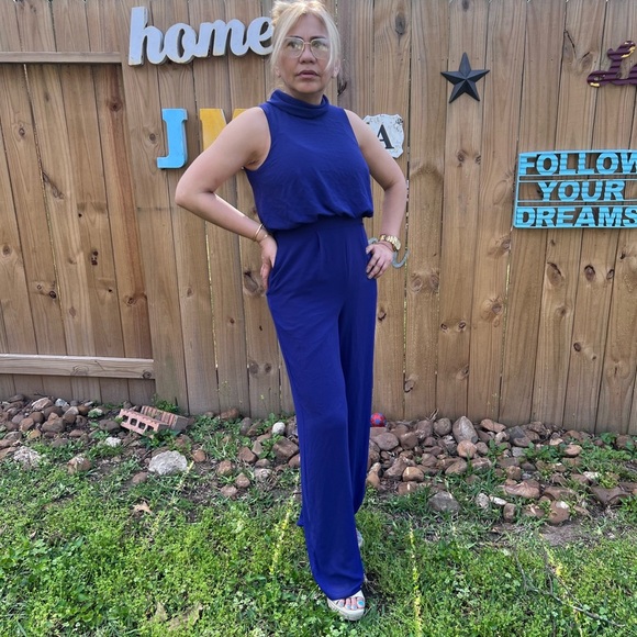 Women's royal blue Sleeveless Jumpsuit in Blue 4 - Picture 5 of 7
